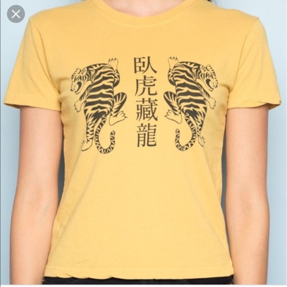 brandy melville rare t-shirt